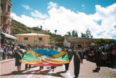 Desfile de autoridades en Fiestas Patrias